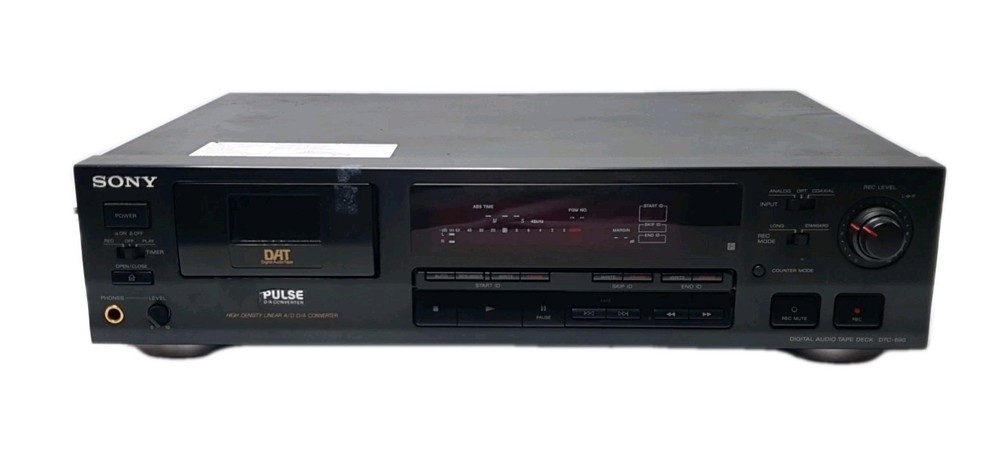 Sony DTC-690 Digital Audio Tape (DAT) Recorder