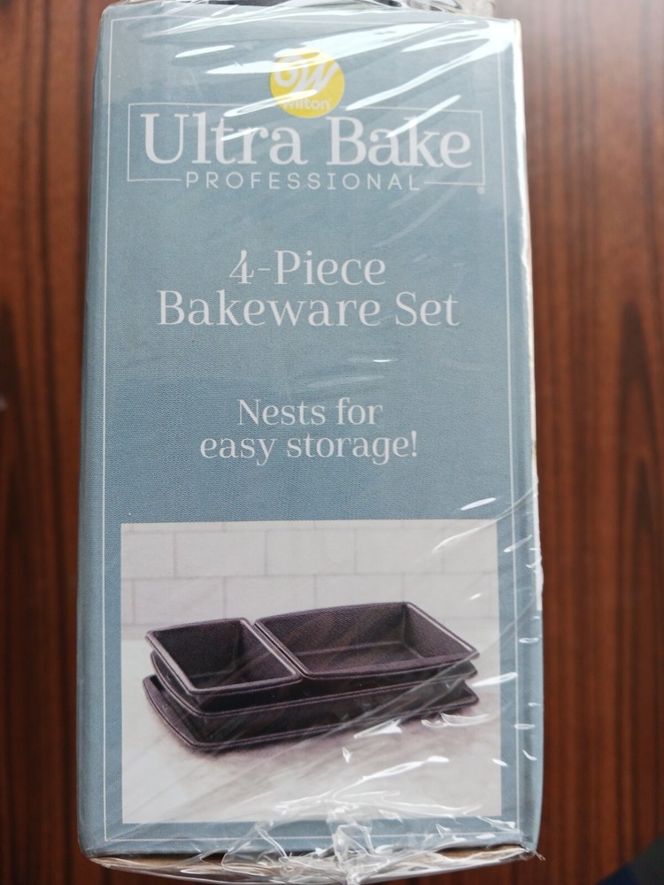 Wilton Ultra Bake Professional 4pc Bakeware Set
