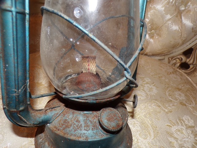 VTG Dietz Little izard Lantern In Blue