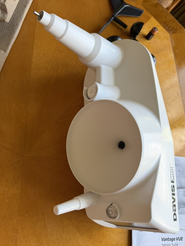 Davis Instruments Vantage Vue Wireless Integrated Sensor Suite 6250