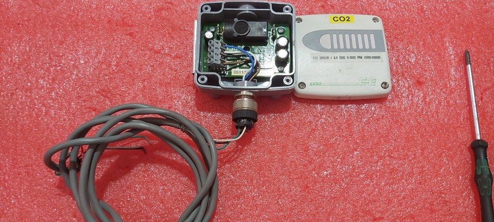 E+E CO2 Sensor EE82 [ UPS Shipping ] Make Offer!