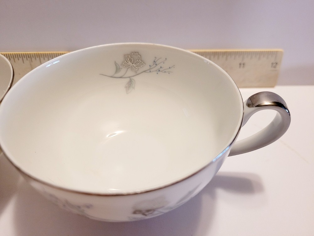 Arlen Fine China 8 Piece Set