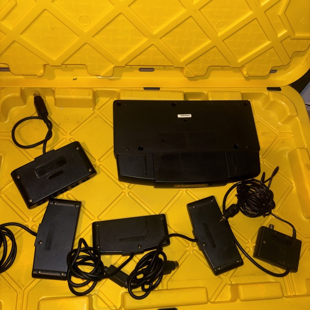 Turbo-Grafx 16 Console Tested Working 3Controllers + turbotap NEC & AV Cables