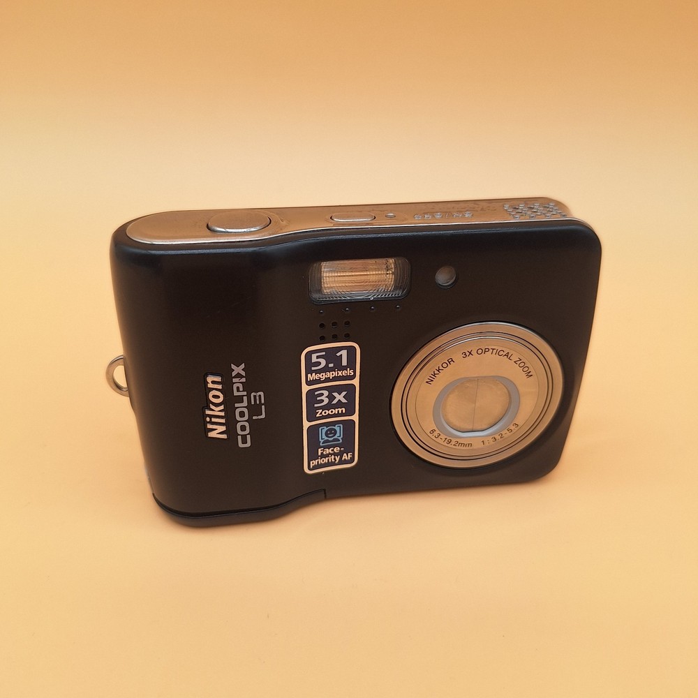 Nikon Coolpix L3 . 5.1MP Digital Camera.  working, please read description.
