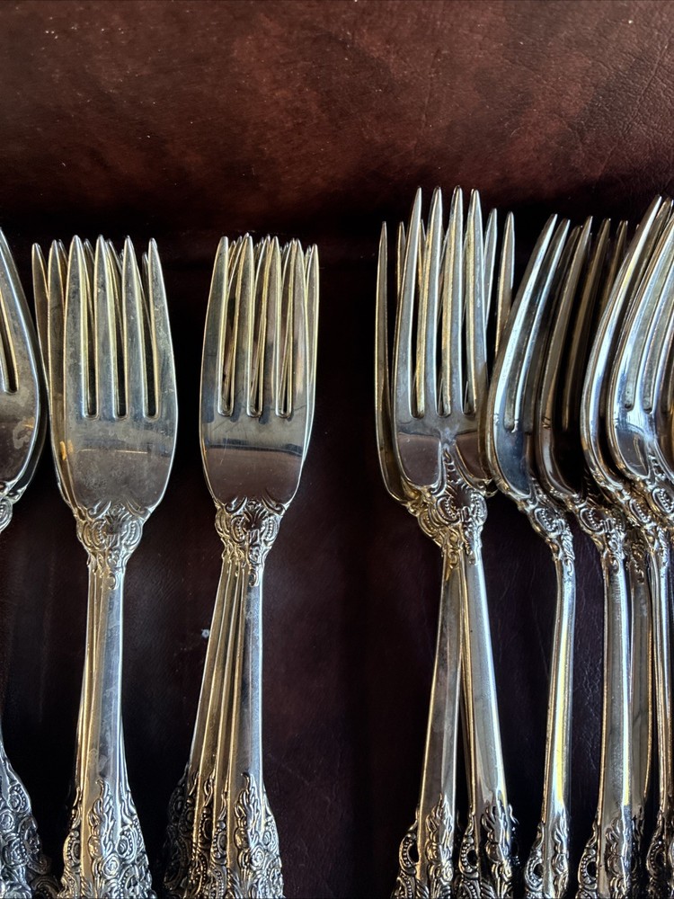 Baroque By Godinger 91 Piece Silver Plated Flatware Set