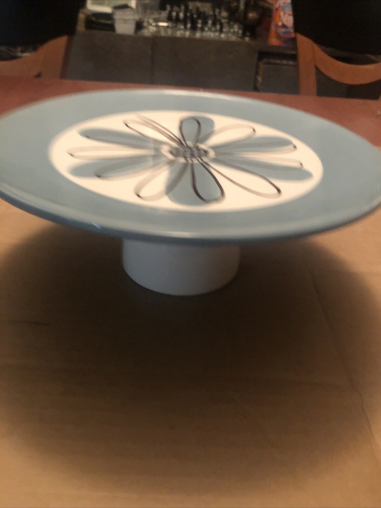 cake stand