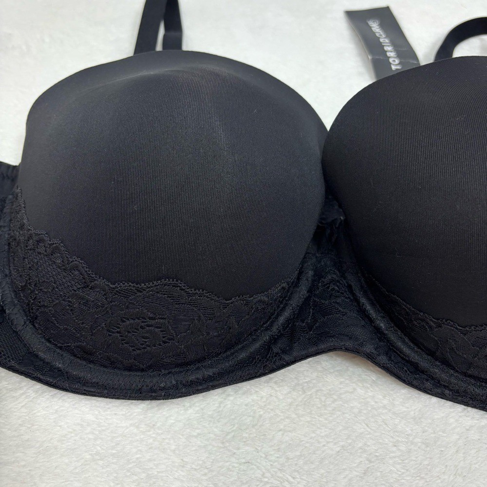 Torrid Push-Up Strapless Bra Black Lace Original Removeable Straps Size 42C