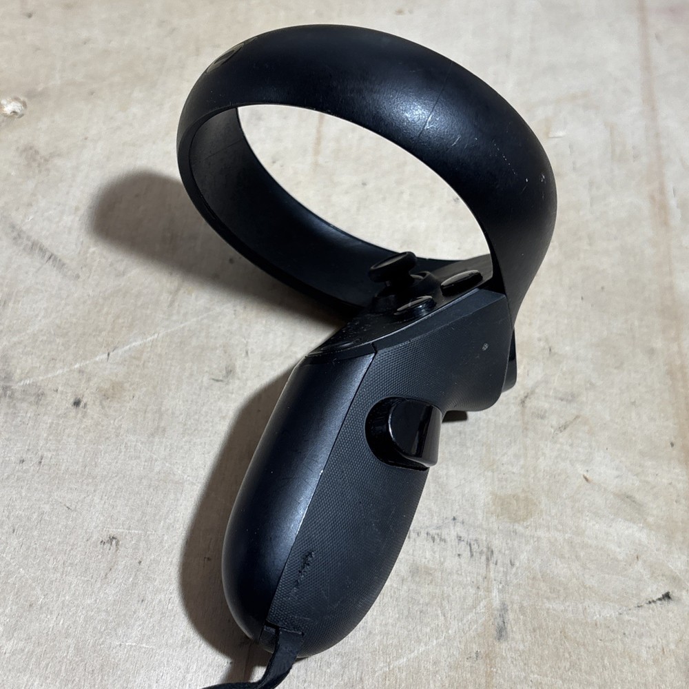 Genuine Oculus Quest 1 / Rift S Controller (Left) MI-BL