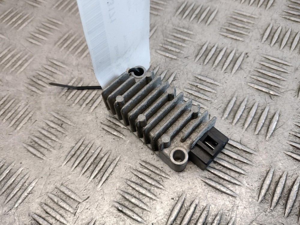 2017 YAMAHA YZF R125  RECTIFIER REGULATOR