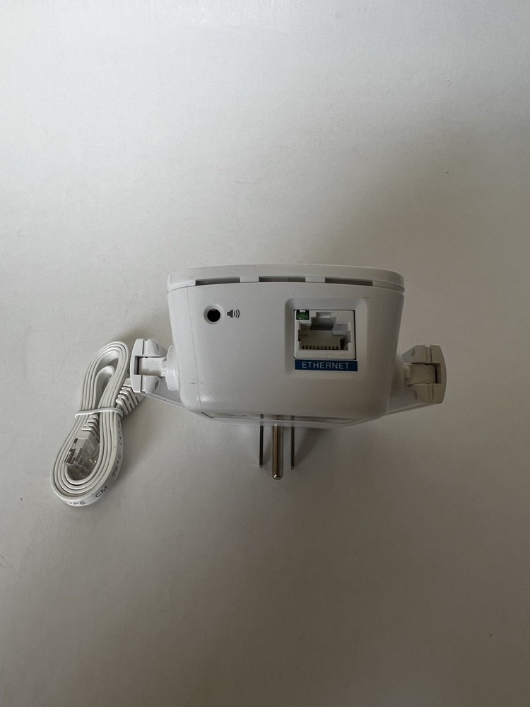 Linksys RE6700 Dual-Band WiFi Range Extender White – Pre-Owned