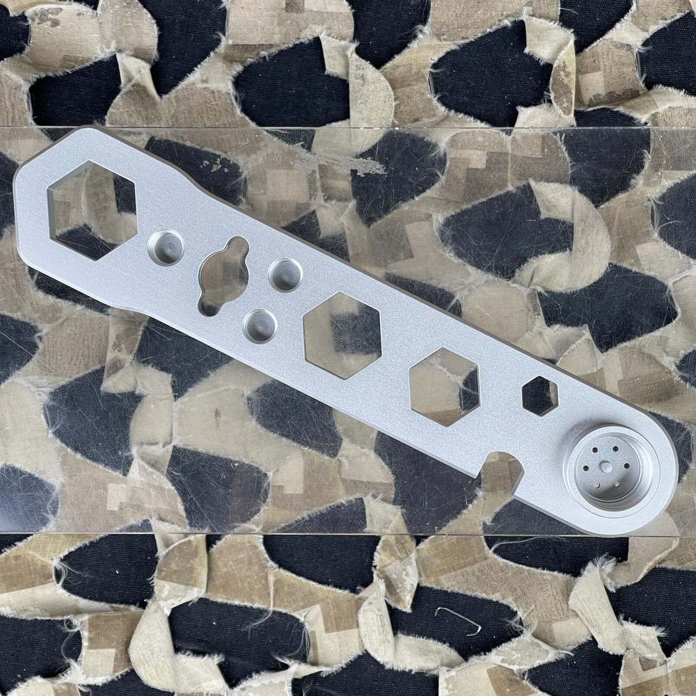 NEW Core Universal Regulator Multi Tool - Silver