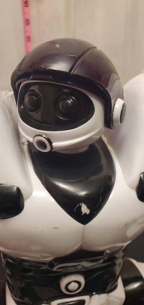 Wowwee Robosapien Remote Control robot READ