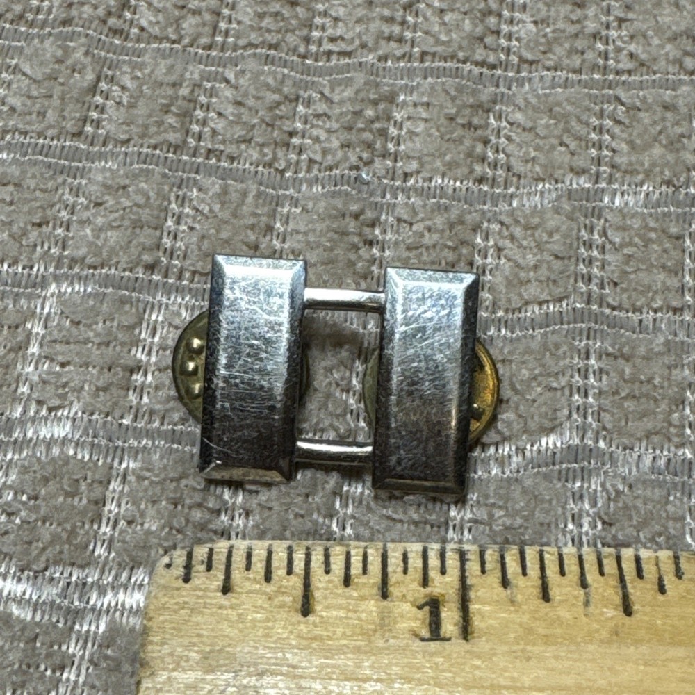 ORIGINAL WWII US ARMY OFFICER CAPTAIN JACKET SHIRT COLLAR INSIGNIA Pin