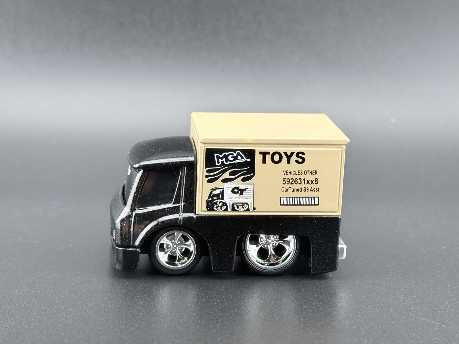 Cartuned CT Box Truck (Customs) Series 9 Mainline 2026 1/64