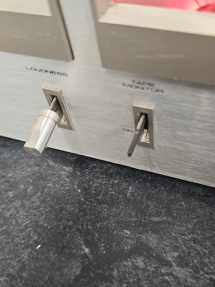 Pioneer SA-6700 Stereo Amplifier Powers Up Untested