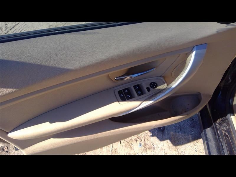 320I 2015 Fuse Box Cabin 685652