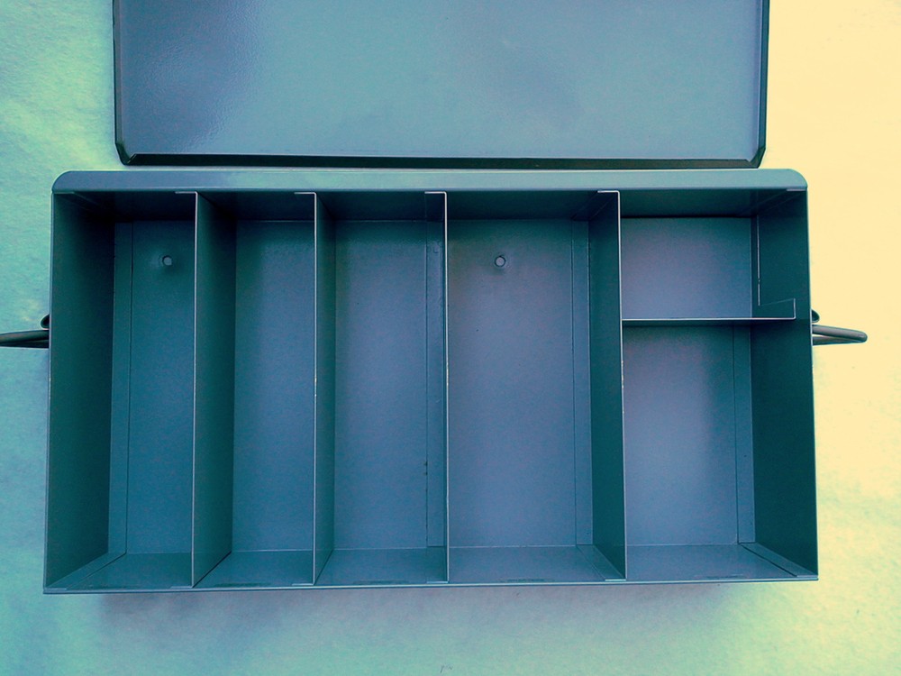 LOCKING METAL CAMO AMMUNITION BOX