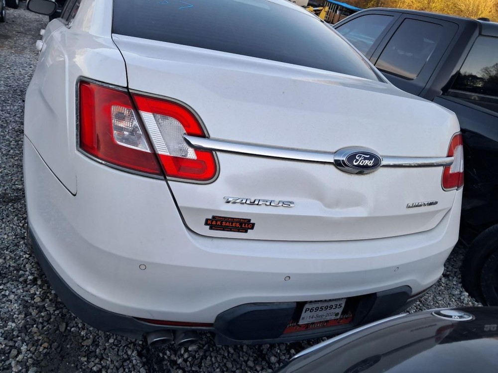 TAURUS 2010 Glove Box 4898459