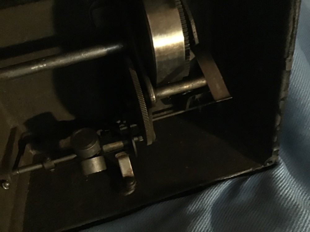 Edison phonograph key wind black Gem