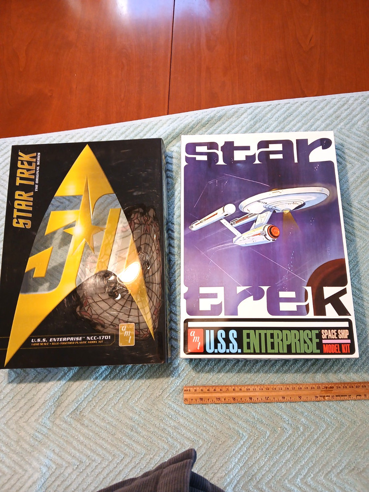 Star Trek U.S.S. Enterprise Model kit. 2016, AMI.  Open box, Never Assembled