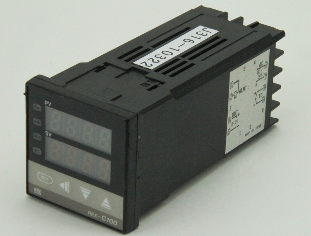 10322 RKC REX-C100 TEMPERATURE CONTROLLER C100FK02-V*GN