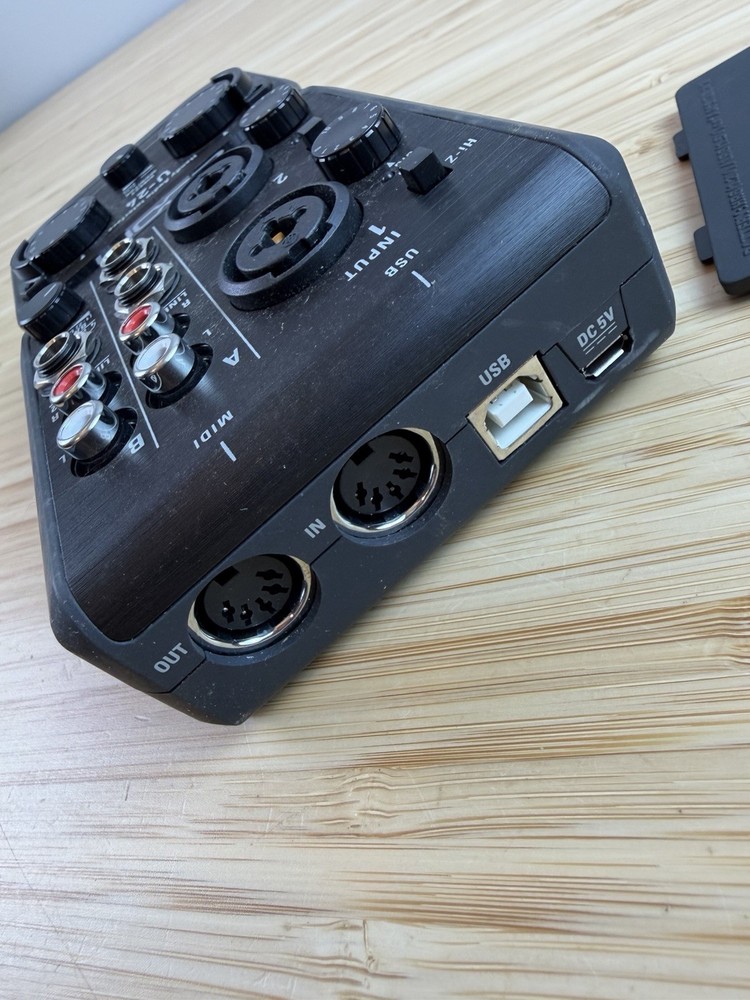 Zoom U-24 Audio Interface No USB Power Cable UNTESTED