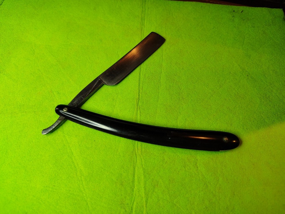 The Torrey Razor Straight Razor
