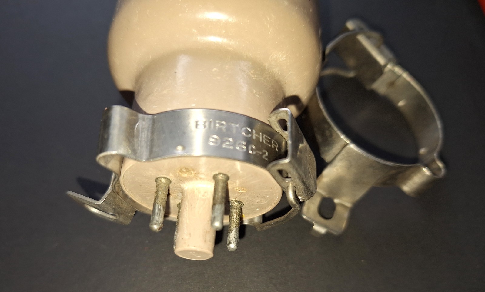 TWO  BIRTCHER 926C HOLD-DOWN BASE CLAMPS FITS 5R4WGB 1.35" BASE STAINLESS