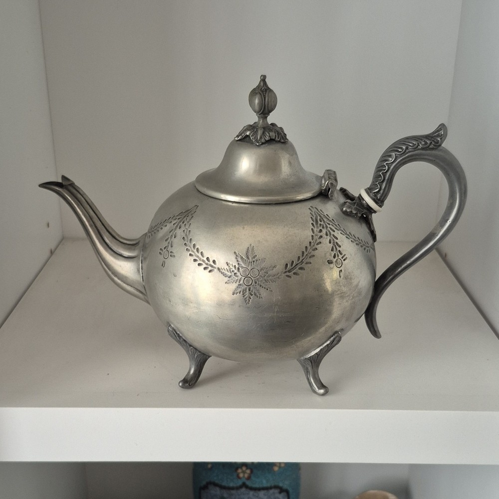 Antique Victorian Bailey & Brainard Silver Plate Teapot - Pattern 1831 - 2.5 Pt