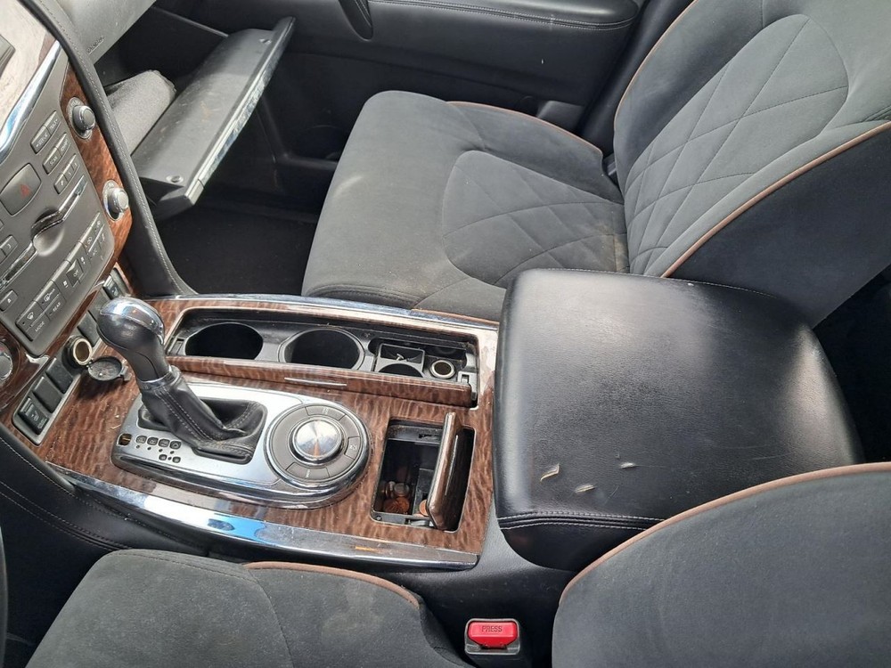 ARMADA    2017 Glove Box 4875505