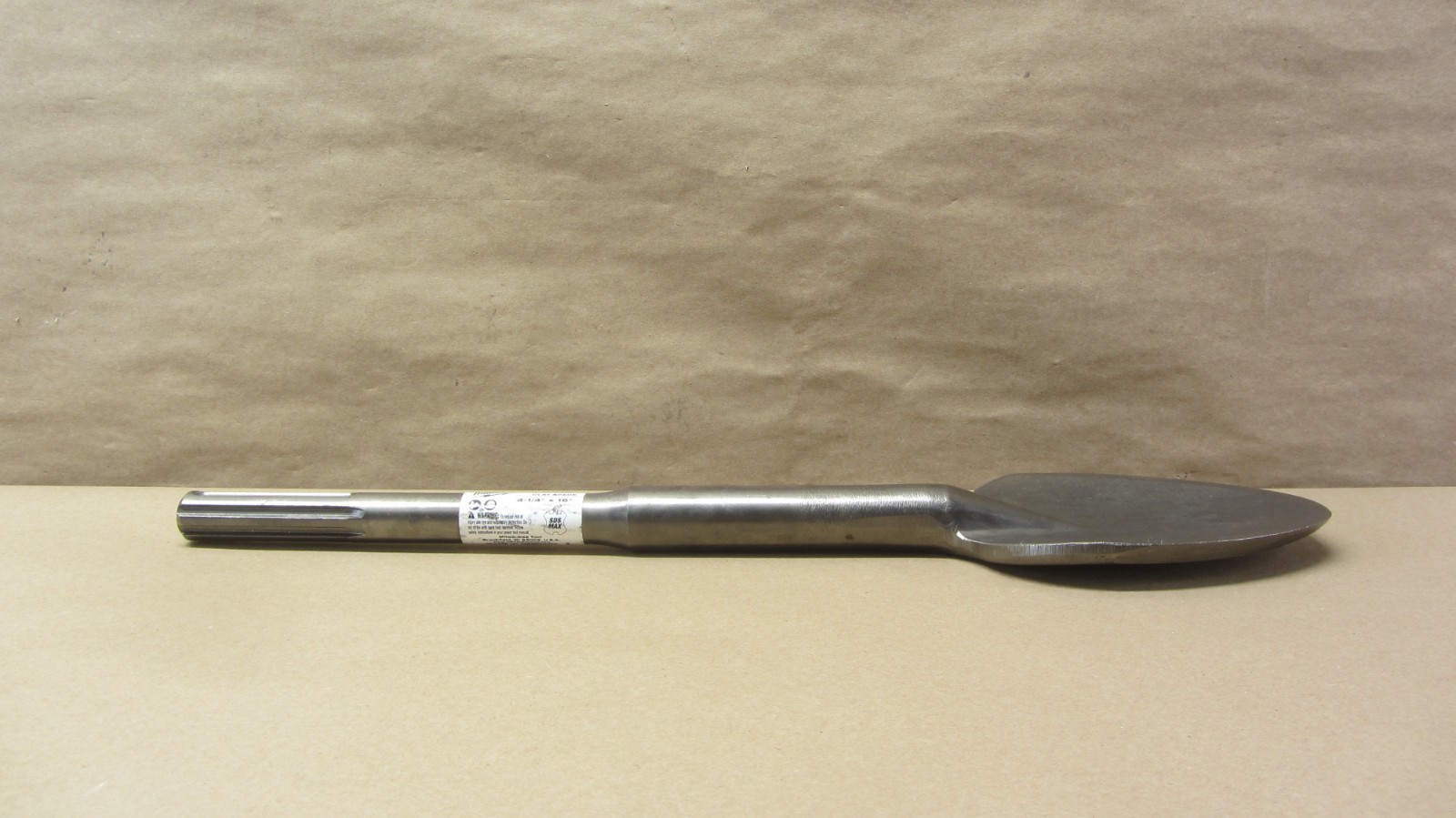 Milwaukee 48-62-4194 Clay Spade Chisel, SDS Max® Shank, 4-1/4 in W Blade, 16 in