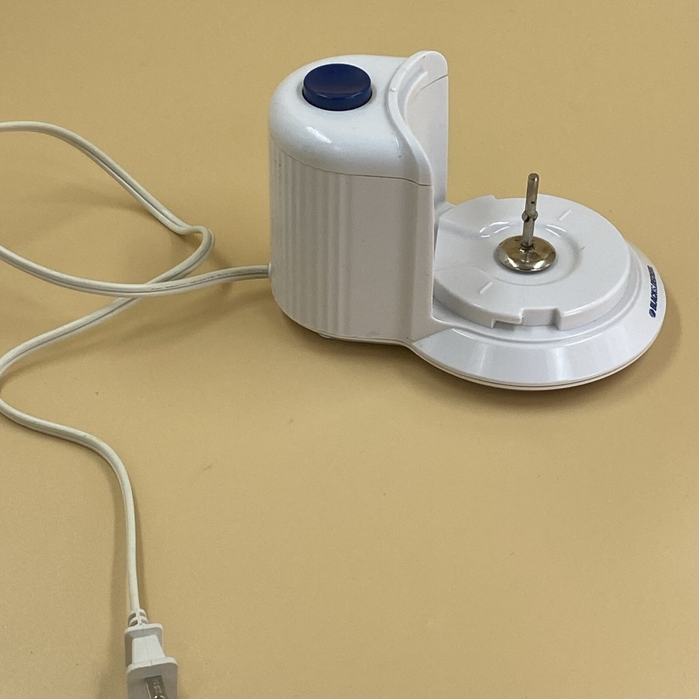 White BLACK + DECKER One Touch Chopper HC306 / Base Only