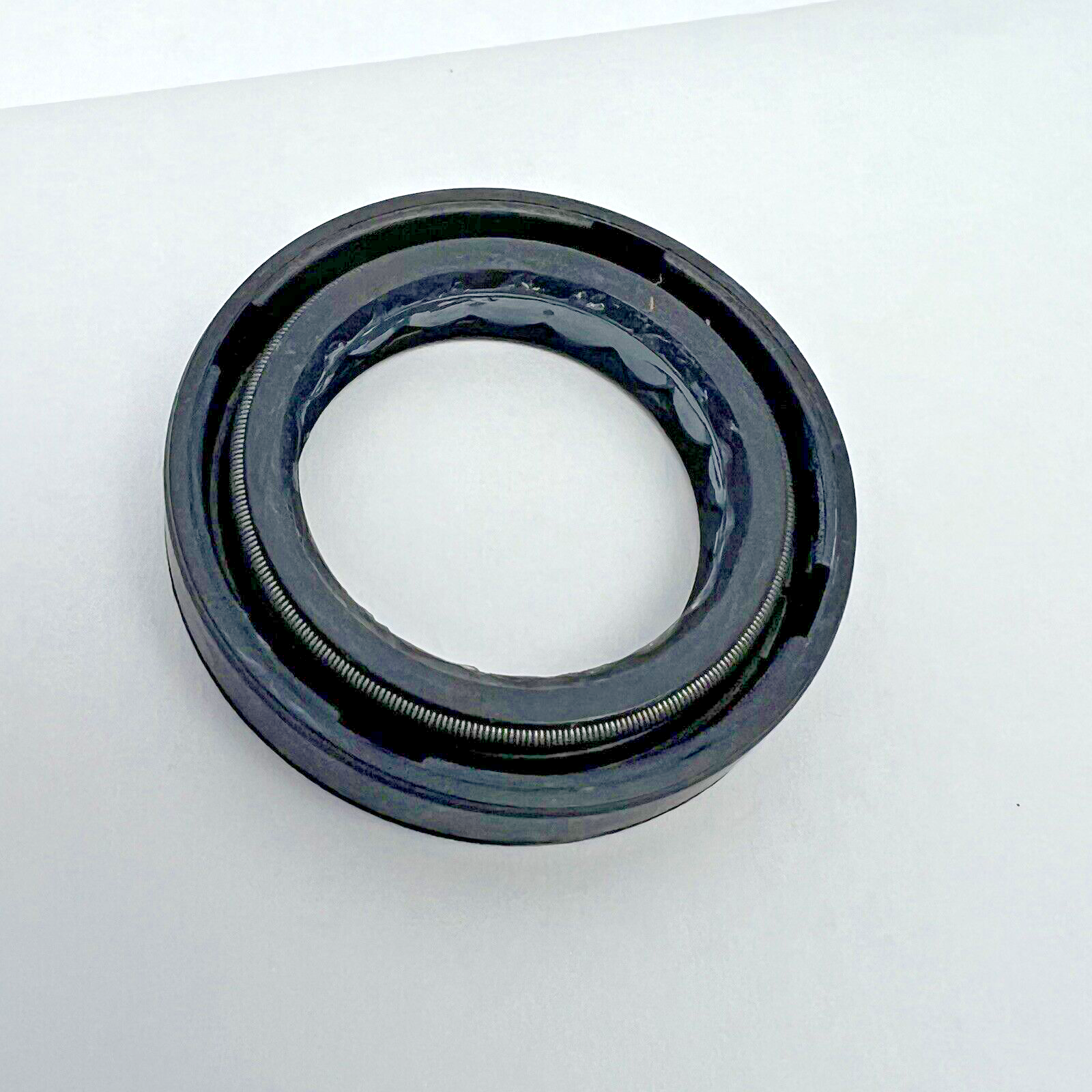 LOT OF 2 SHAFT OIL SEAL 5000604