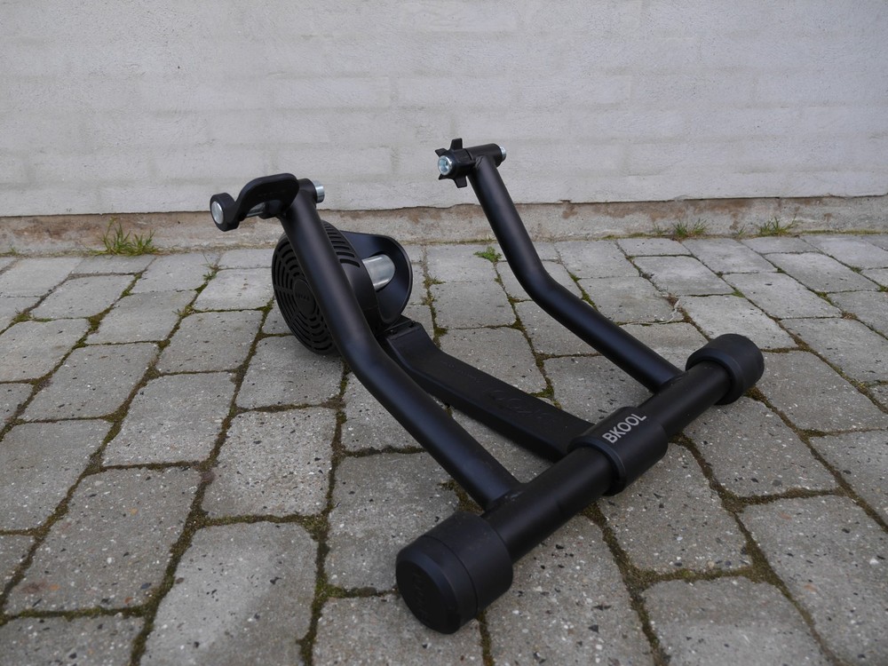 BKOOL Smart PRO Trainer Compatible with PC, Apple Mac and iPads - 1200 Watts