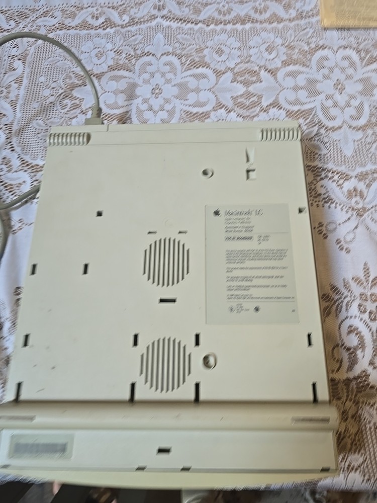 Apple Macintosh LC M0350 Desktop Computer