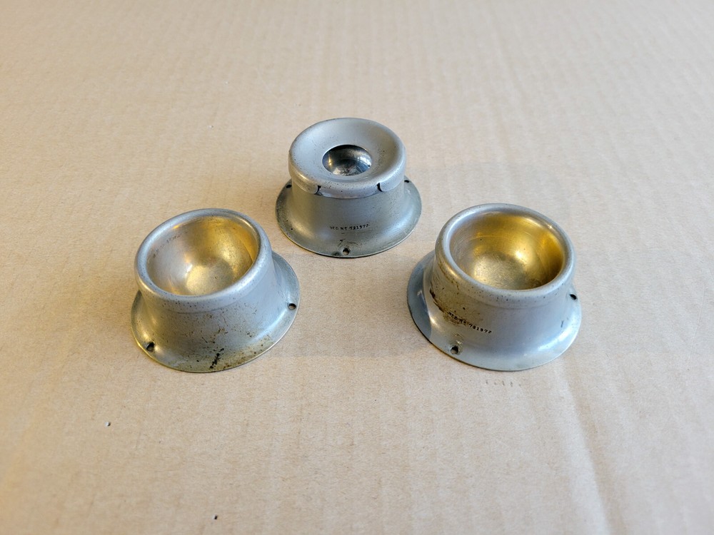 Set of 3 Gilbert needle holder cups