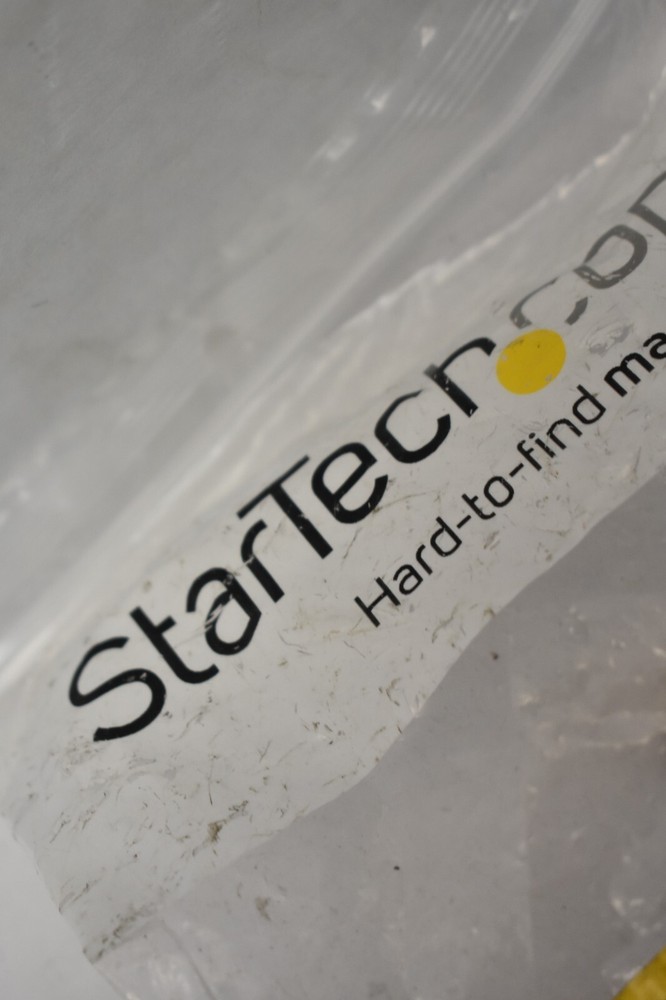 StarTech M5 Mounting Screws & Cage Nuts For Server Racks 100 Pack CABSCREWM52B