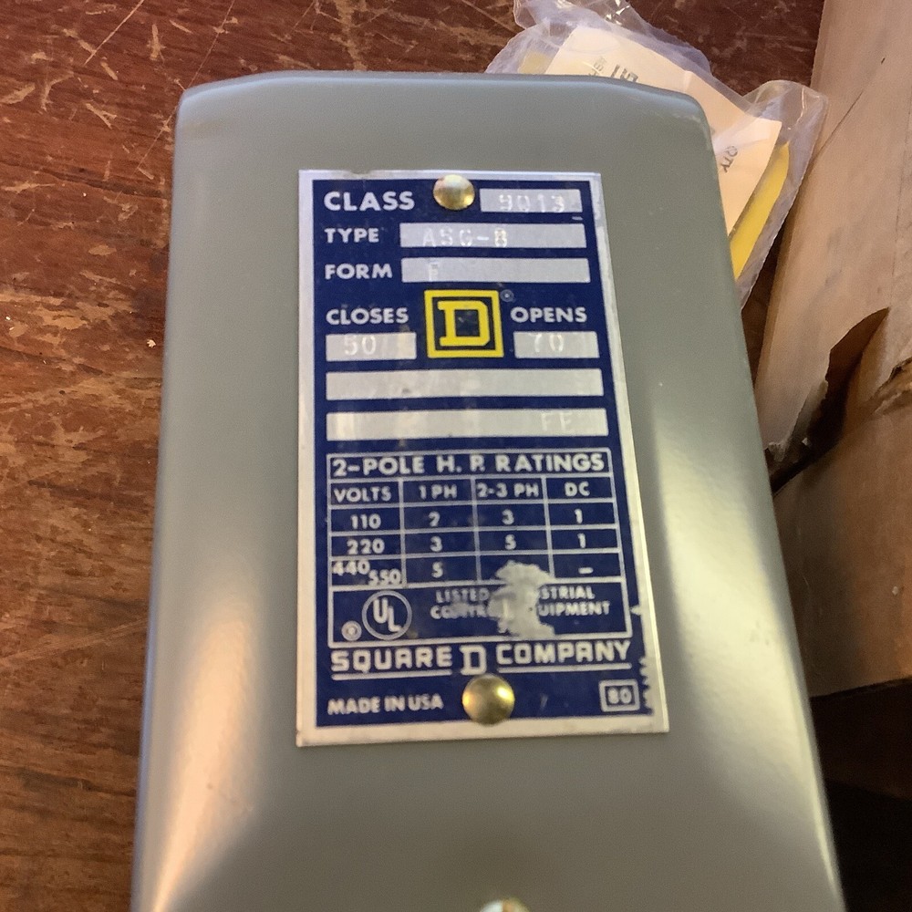 NOS Square D 9013 ASG-8 Pressure Switch Closes 50 Opens 70
