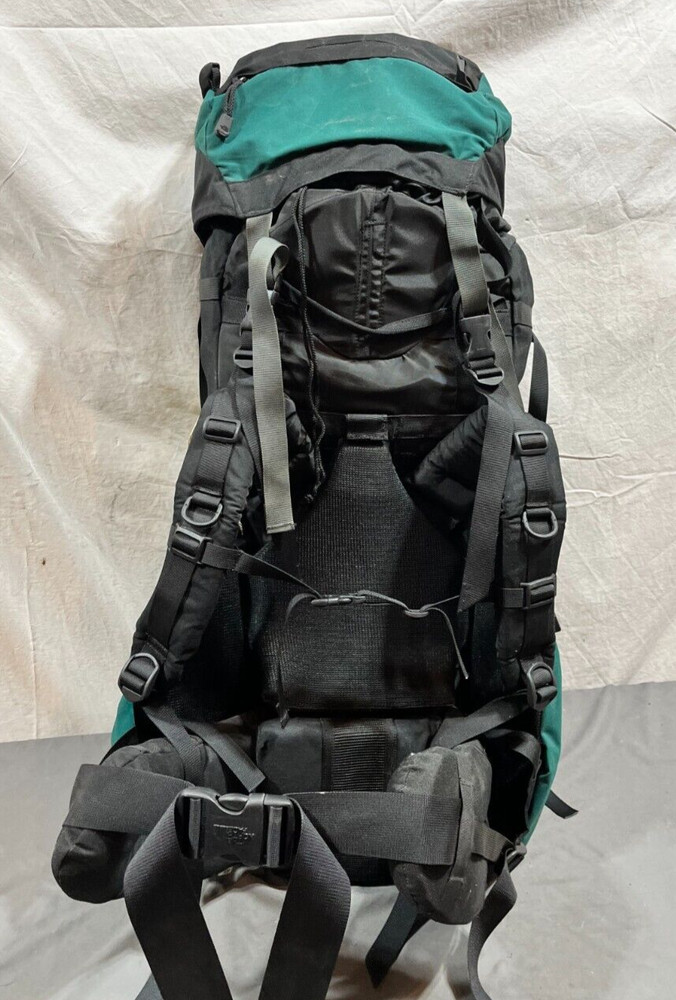 NOS 1996 The North Face Rogue Medium Capacity Internal Frame Backpack Small NEW