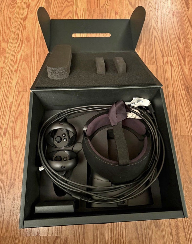 Oculus Rift S VR Headset PC Gaming Bundle w/ Controllers & Cables Tested Working