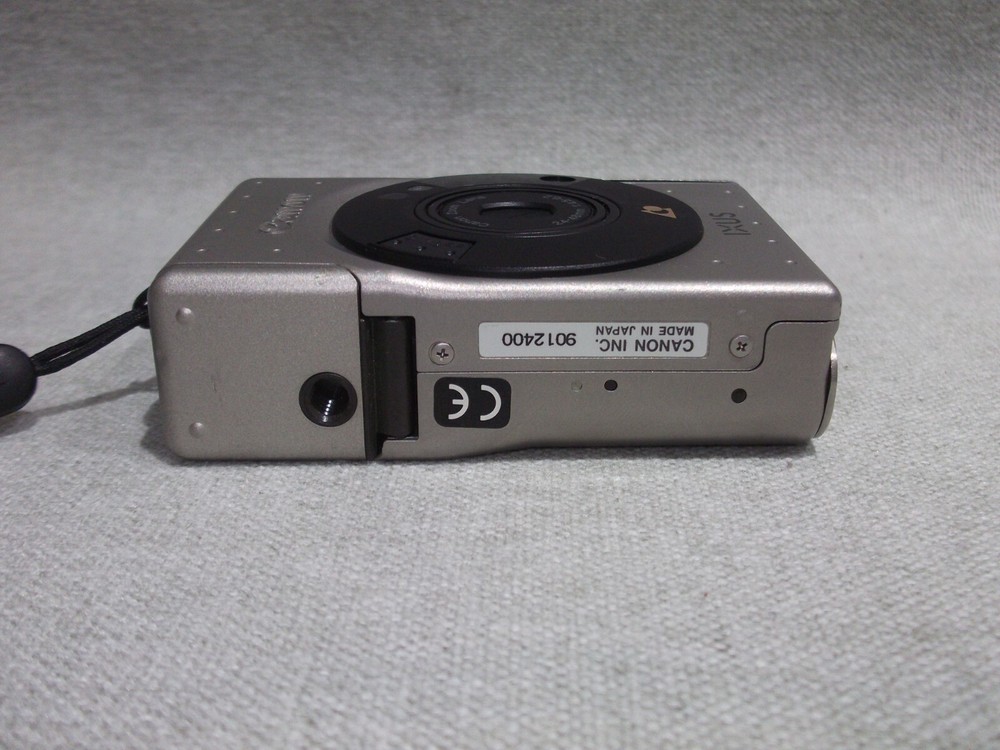 Canon IXUS Compact Digital Camera - Please Read Description