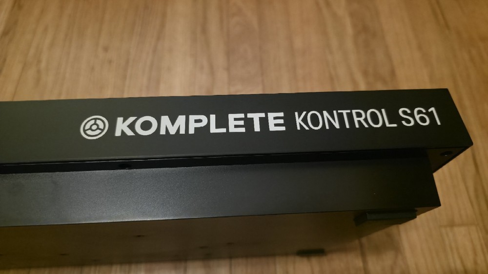 Native Instruments Komplete Kontrol S61 MK2 61 Key Keyboard Controller