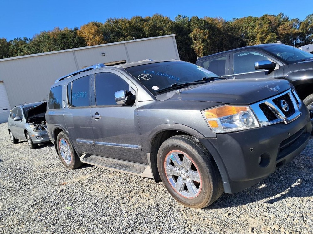 ARMADA 2010 Glove Box 4863353