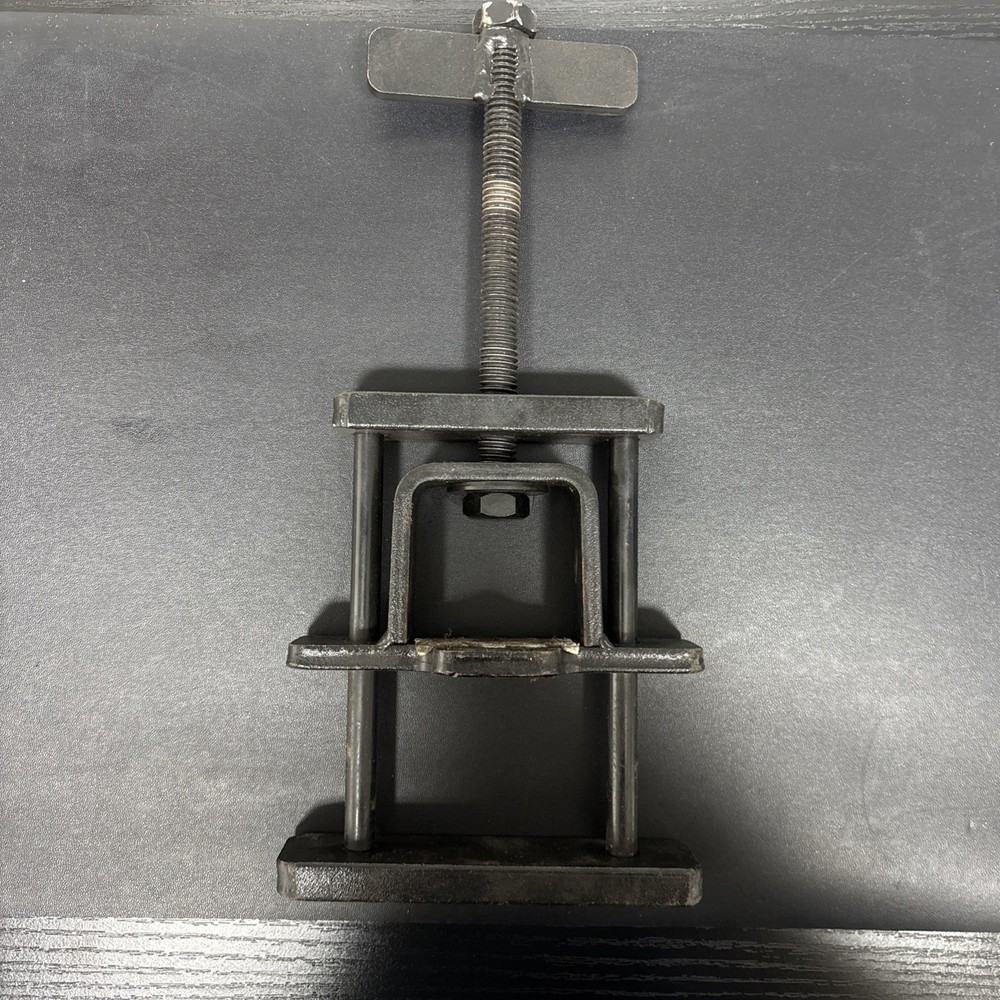Universal Brake Piston Press