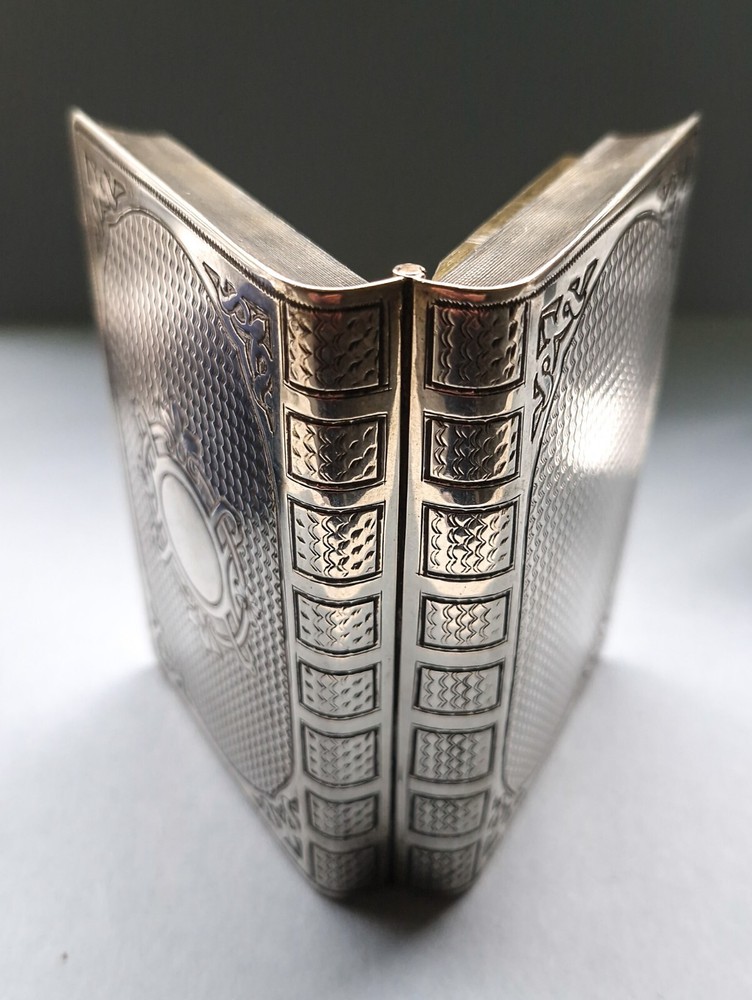 Exceptional antique Russian solid silver cigarette box, Moscow 1882
