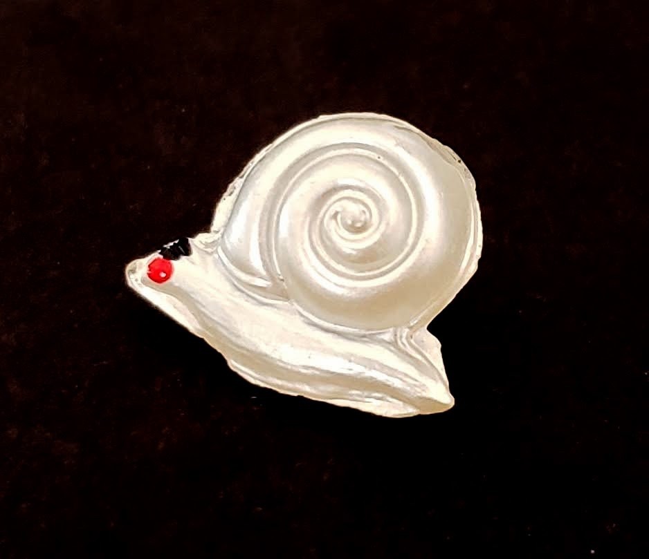 Pearlized Snail Glass Realistic Vintage Button