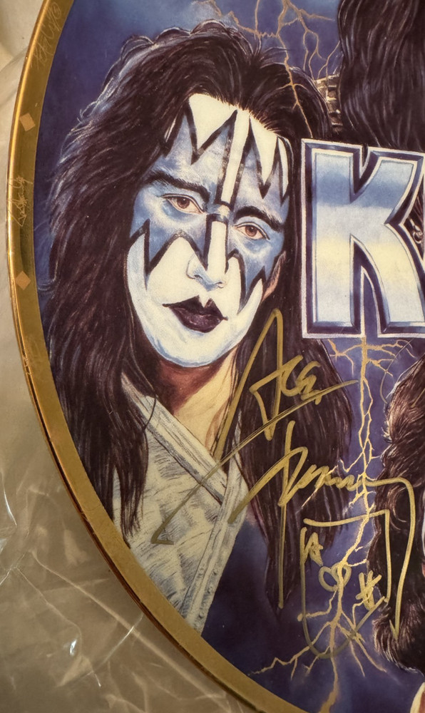 KISS ORIGINAL MEMBERS (PAUL, GENE, PETER, ACE) 1997 GARTLAN SIGNED PLATE A/P (B)