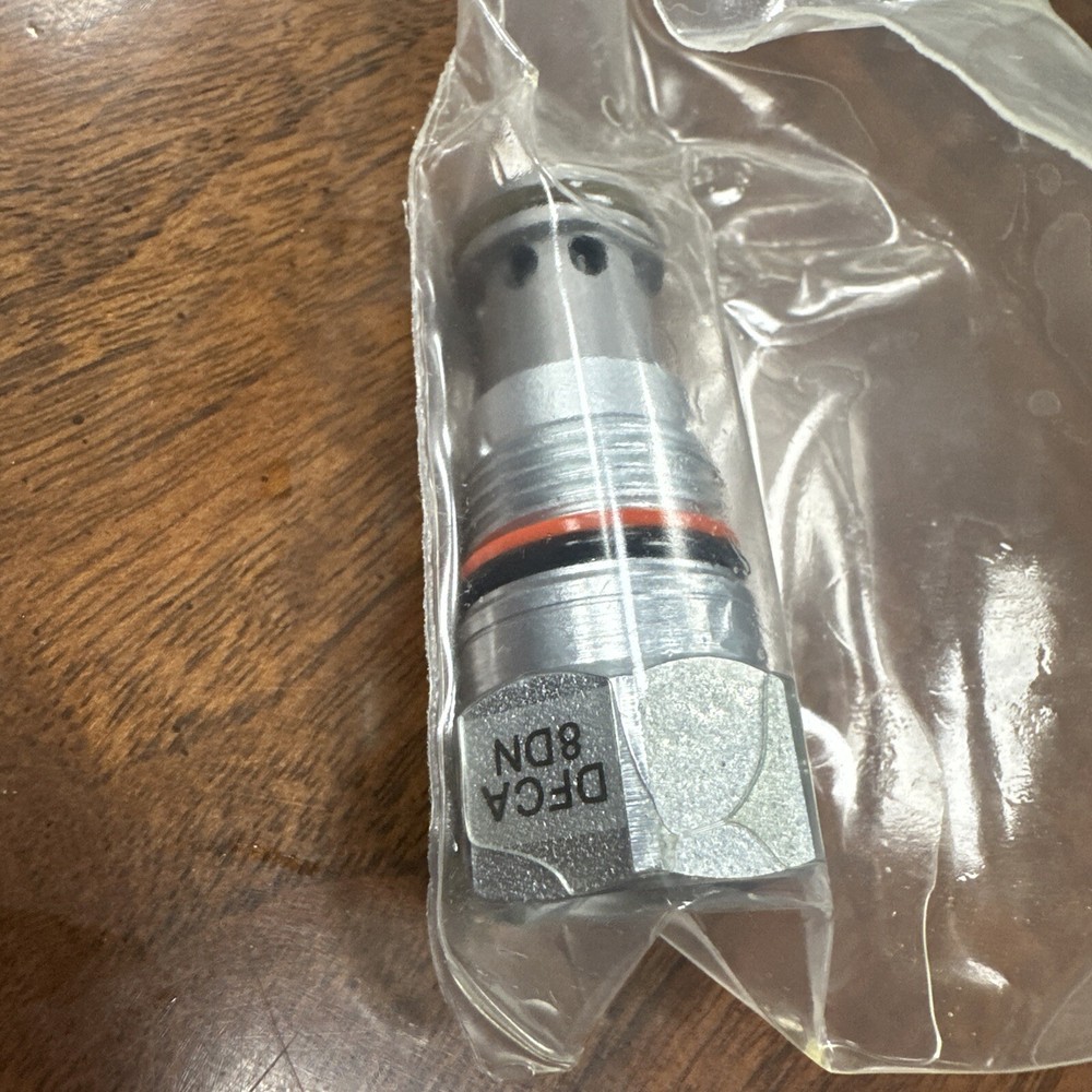 SUN HYDRAULICS DFCA8DN / DFCA8DN (NEW IN BOX)