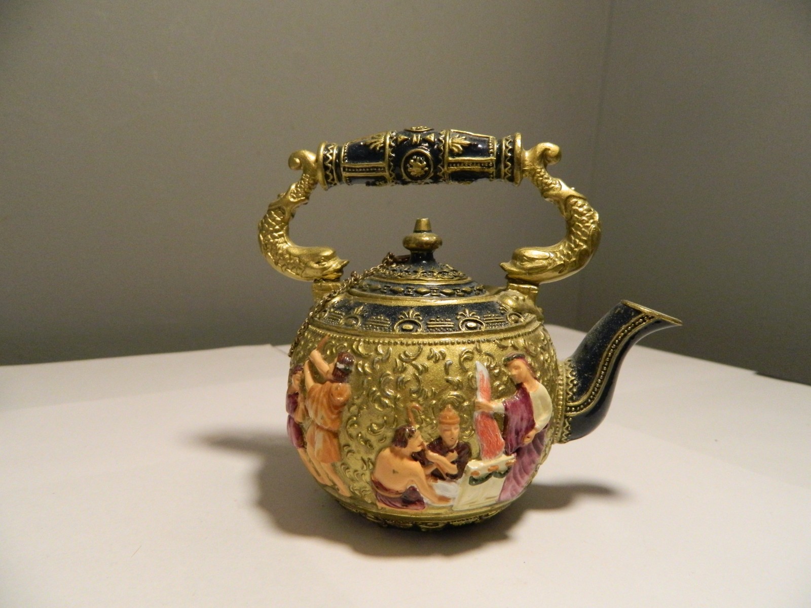 Nini Vienna Miniature Gold Hand Painted Resin Teapot with Chained Lid #6-4