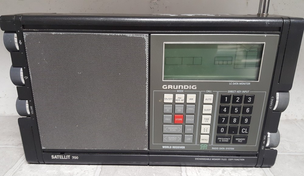 GRUNDIG SATELLIT 700 World Receiver (PLEASE READ)